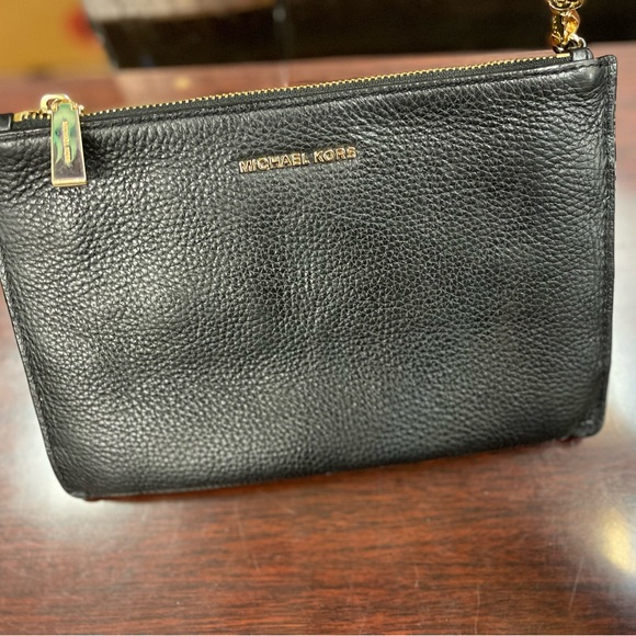 Michael Kors cross body - Picture 7 of 12
